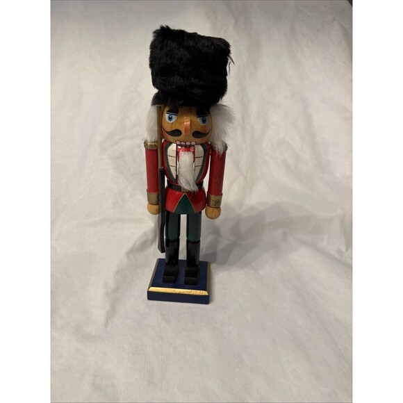 Nice Handmade Christmas Wooden Nutcracker Soldier w/ Rifle Gun 10-1/2” Tall - Picture 1 of 10